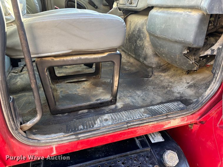 image for item DU1475 2007 International 4300 flatbed truck