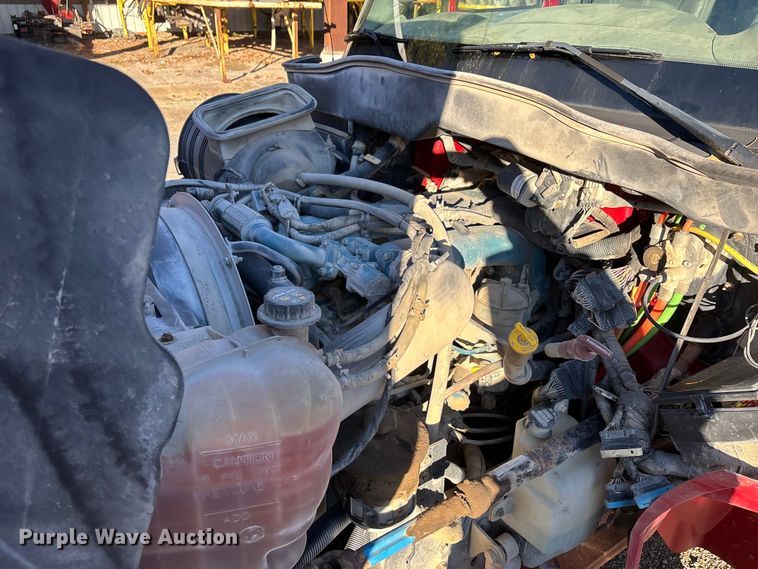 image for item DU1475 2007 International 4300 flatbed truck