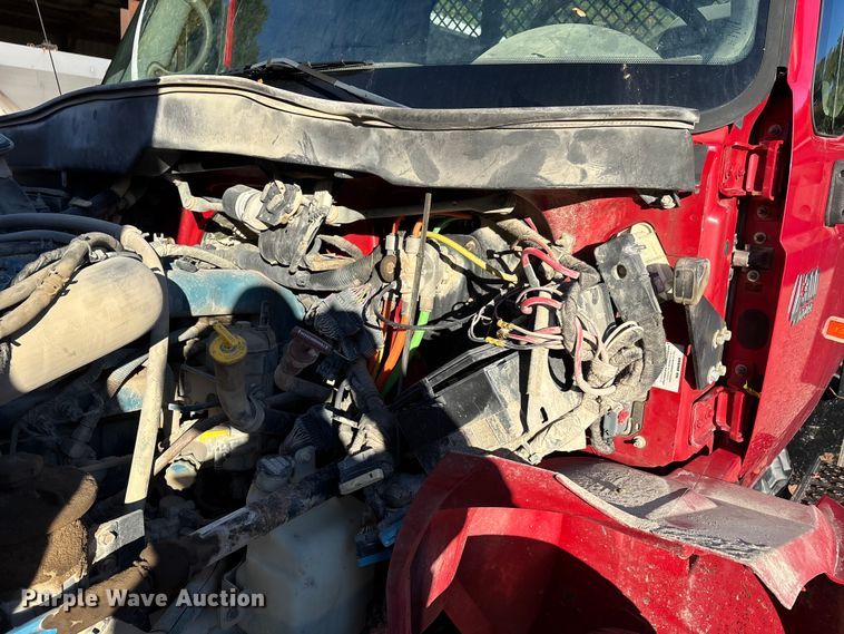 image for item DU1475 2007 International 4300 flatbed truck