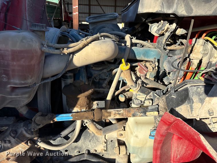 image for item DU1475 2007 International 4300 flatbed truck