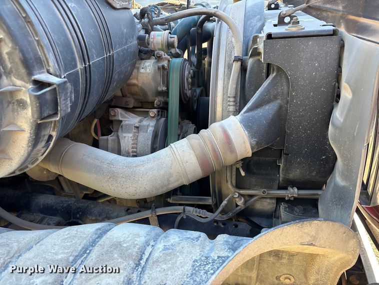 image for item DU1475 2007 International 4300 flatbed truck