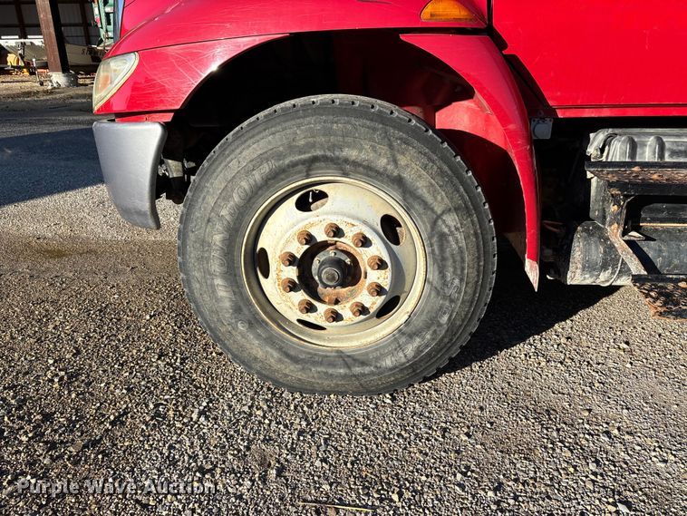 image for item DU1475 2007 International 4300 flatbed truck