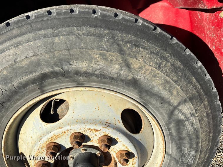 image for item DU1475 2007 International 4300 flatbed truck