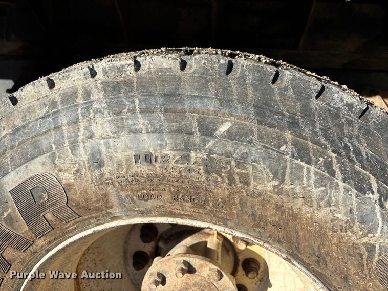 image for item DU1475 2007 International 4300 flatbed truck