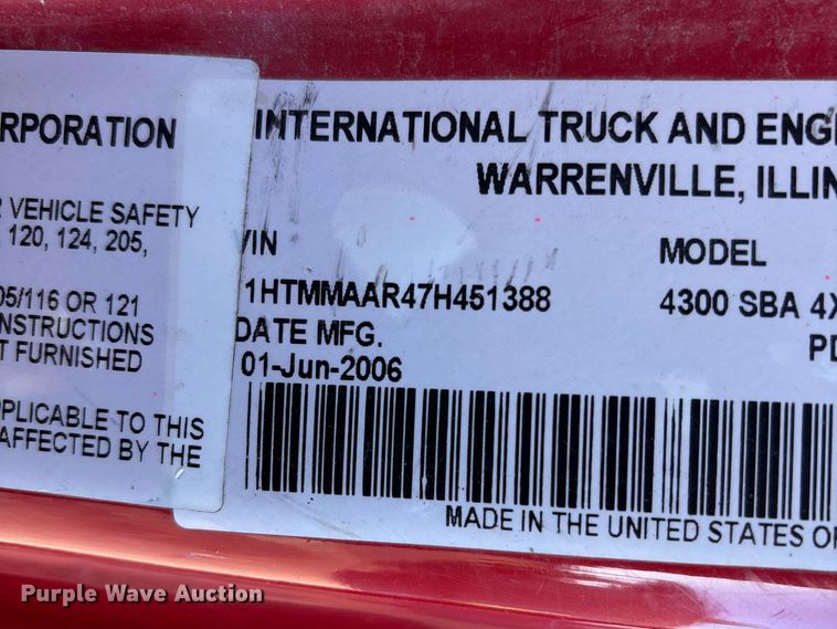 image for item DU1475 2007 International 4300 flatbed truck