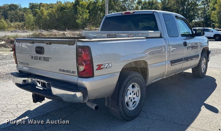 image for item DU1477 2004 Chevrolet Silverado 1500 Ext. Cab pickup truck