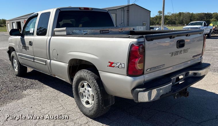 image for item DU1477 2004 Chevrolet Silverado 1500 Ext. Cab pickup truck