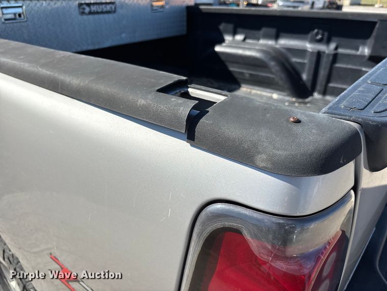 image for item DU1477 2004 Chevrolet Silverado 1500 Ext. Cab pickup truck