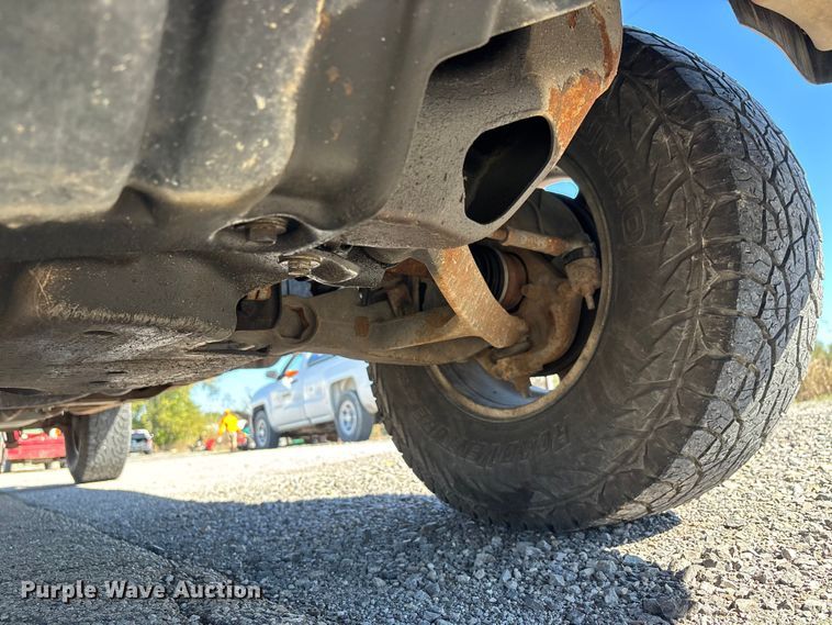 image for item DU1477 2004 Chevrolet Silverado 1500 Ext. Cab pickup truck