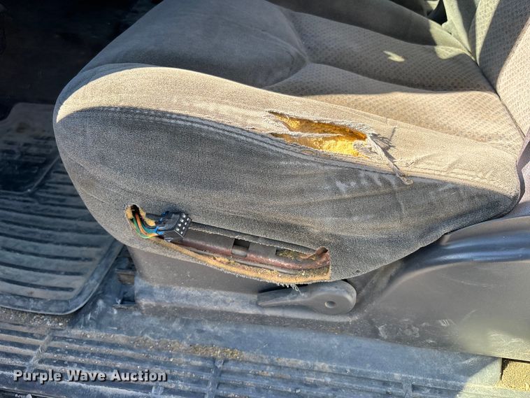 image for item DU1477 2004 Chevrolet Silverado 1500 Ext. Cab pickup truck