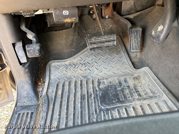 image for item DU1477 2004 Chevrolet Silverado 1500 Ext. Cab pickup truck