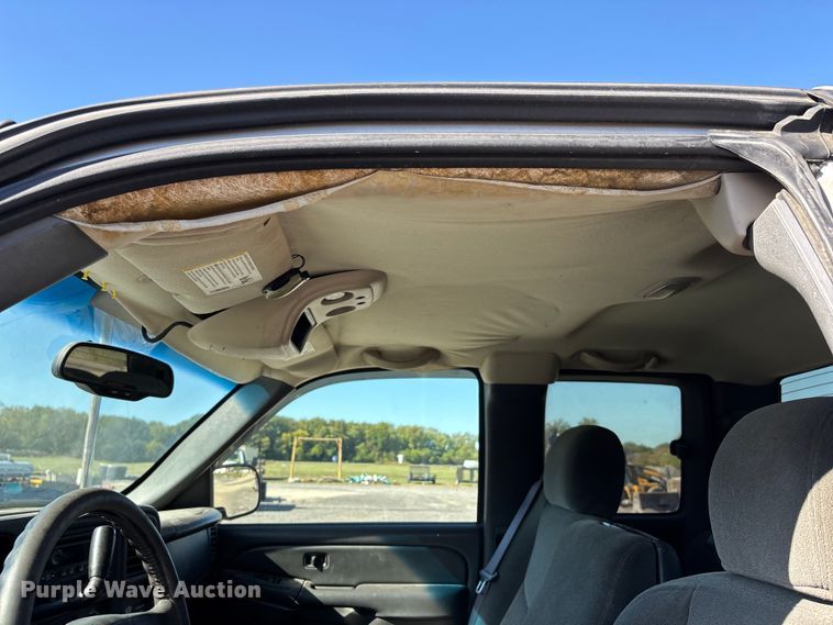 image for item DU1477 2004 Chevrolet Silverado 1500 Ext. Cab pickup truck