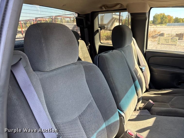 image for item DU1477 2004 Chevrolet Silverado 1500 Ext. Cab pickup truck