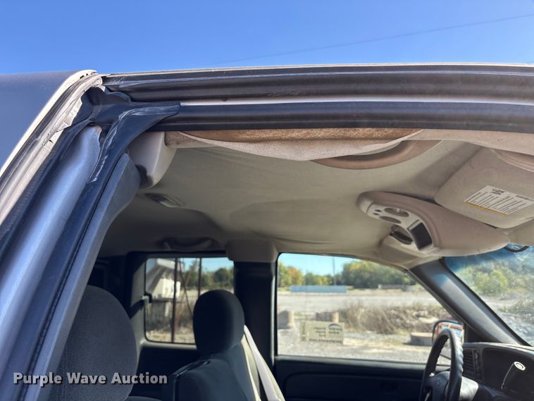 image for item DU1477 2004 Chevrolet Silverado 1500 Ext. Cab pickup truck