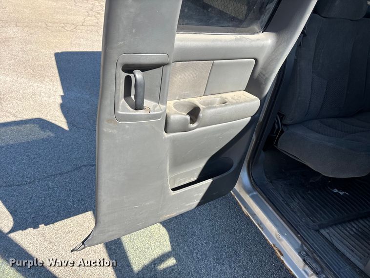 image for item DU1477 2004 Chevrolet Silverado 1500 Ext. Cab pickup truck