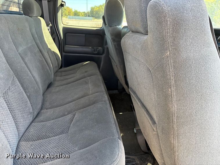 image for item DU1477 2004 Chevrolet Silverado 1500 Ext. Cab pickup truck