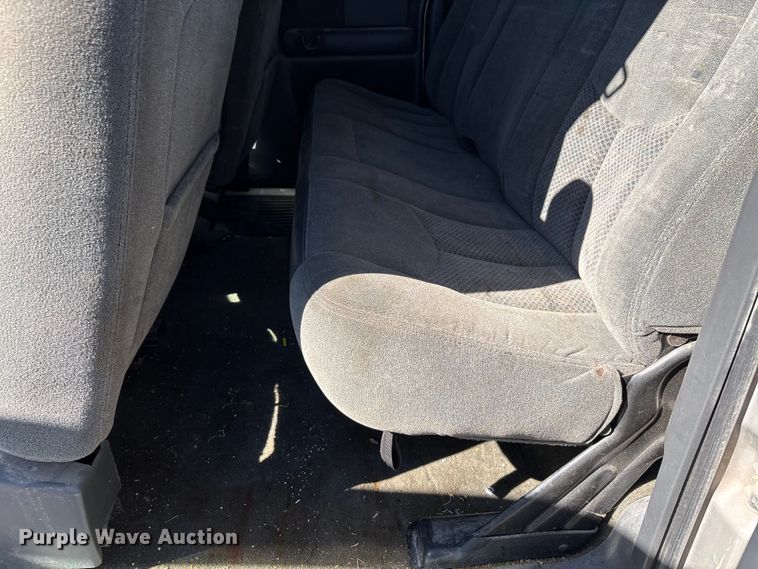 image for item DU1477 2004 Chevrolet Silverado 1500 Ext. Cab pickup truck