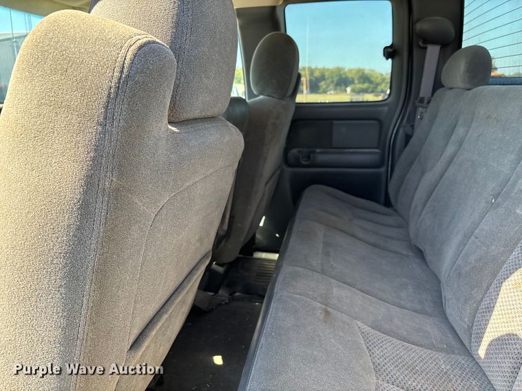 image for item DU1477 2004 Chevrolet Silverado 1500 Ext. Cab pickup truck