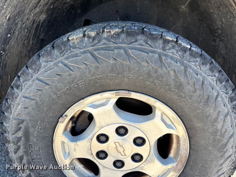 image for item DU1477 2004 Chevrolet Silverado 1500 Ext. Cab pickup truck