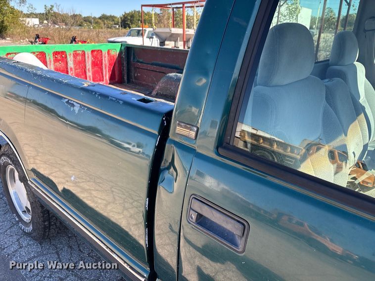 image for item DU1481 1996 Chevrolet C1500 pickup truck