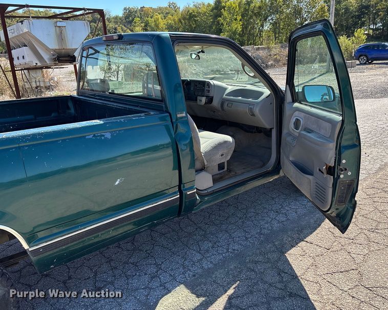 image for item DU1481 1996 Chevrolet C1500 pickup truck