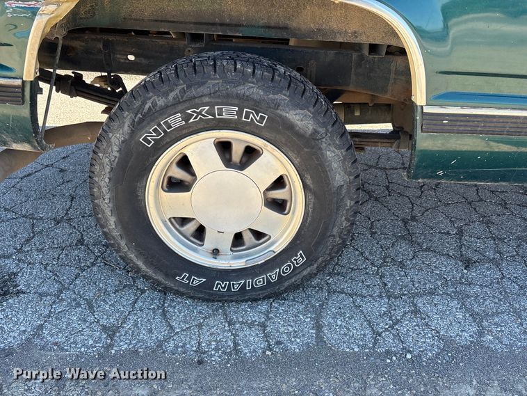 image for item DU1481 1996 Chevrolet C1500 pickup truck