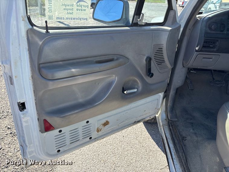 image for item DU1482 1997 Ford F250 pickup truck