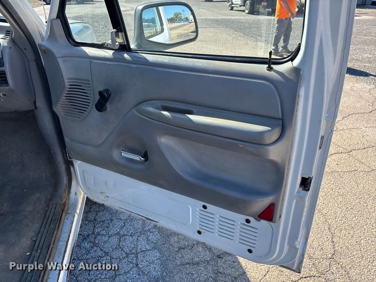 image for item DU1482 1997 Ford F250 pickup truck