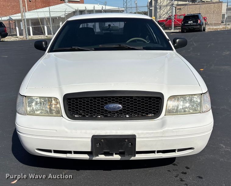 image for item DU1483 2011 Ford Crown Victoria Police Interceptor 