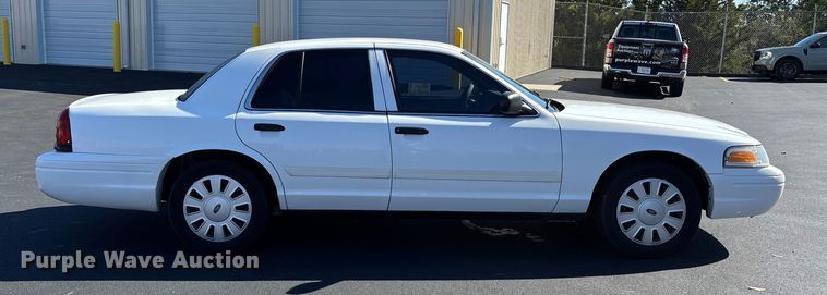 image for item DU1483 2011 Ford Crown Victoria Police Interceptor 