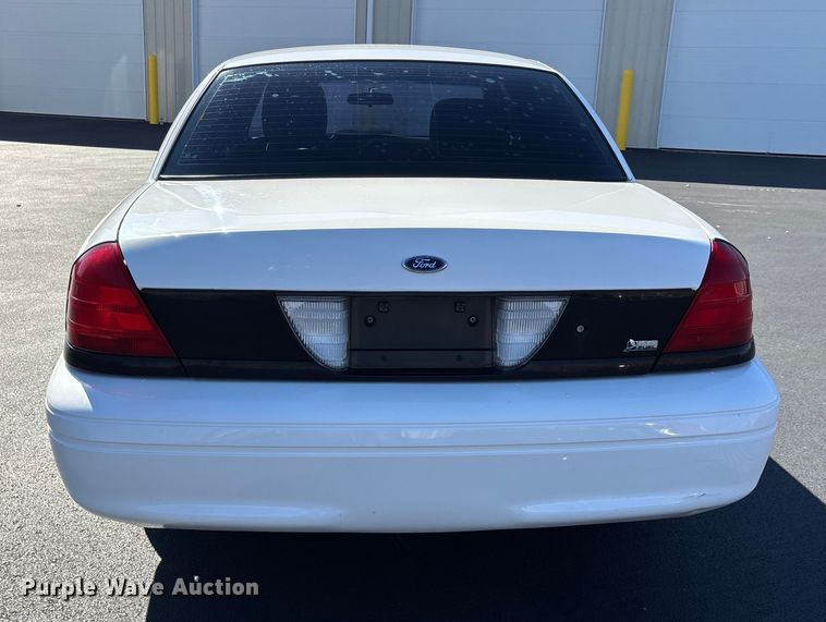 image for item DU1483 2011 Ford Crown Victoria Police Interceptor 
