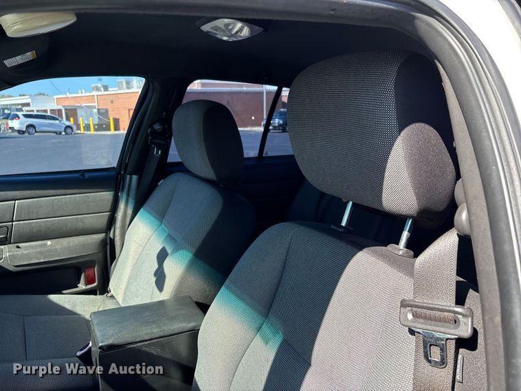 image for item DU1483 2011 Ford Crown Victoria Police Interceptor 