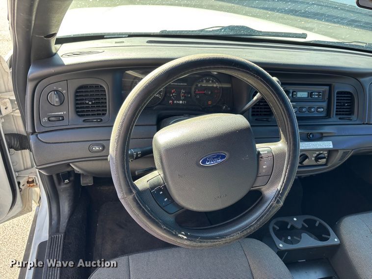 image for item DU1483 2011 Ford Crown Victoria Police Interceptor 