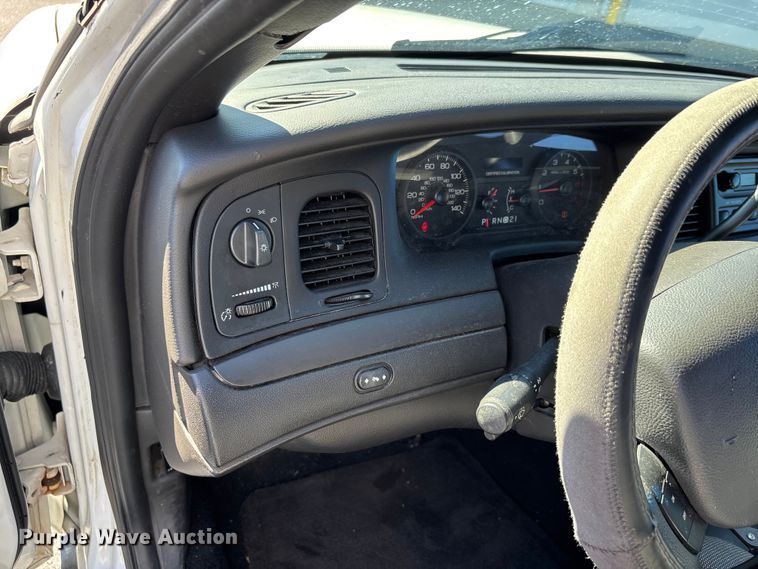 image for item DU1483 2011 Ford Crown Victoria Police Interceptor 