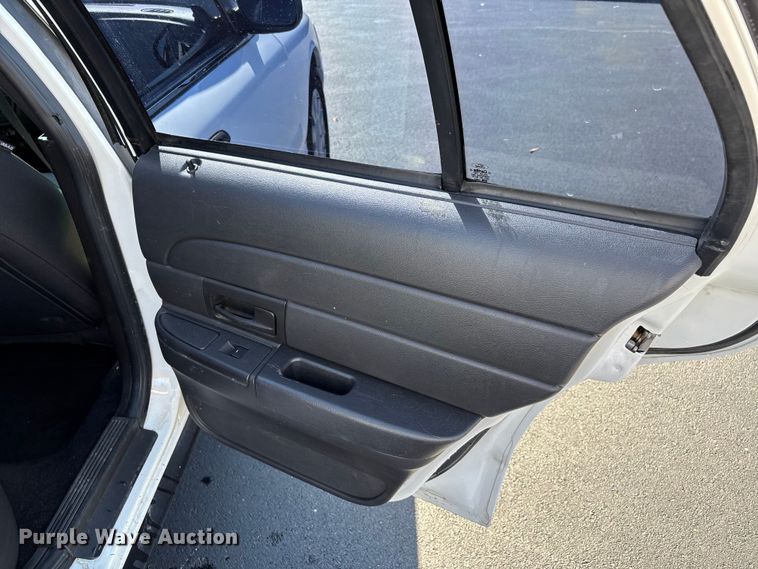 image for item DU1483 2011 Ford Crown Victoria Police Interceptor 