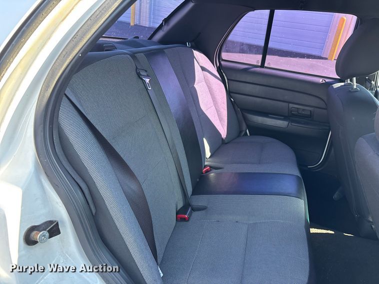 image for item DU1483 2011 Ford Crown Victoria Police Interceptor 