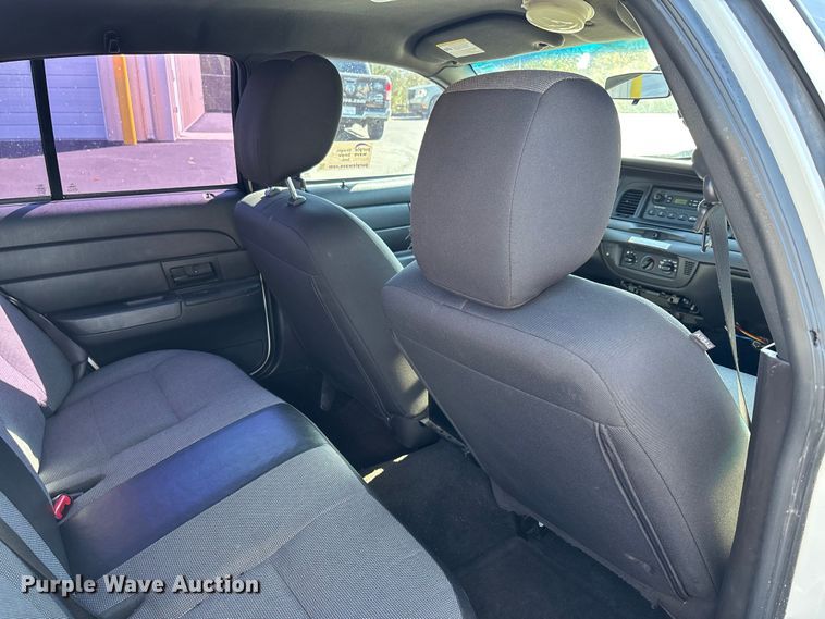 image for item DU1483 2011 Ford Crown Victoria Police Interceptor 