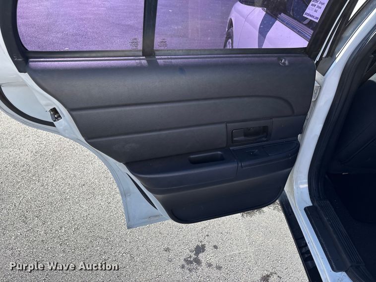 image for item DU1483 2011 Ford Crown Victoria Police Interceptor 