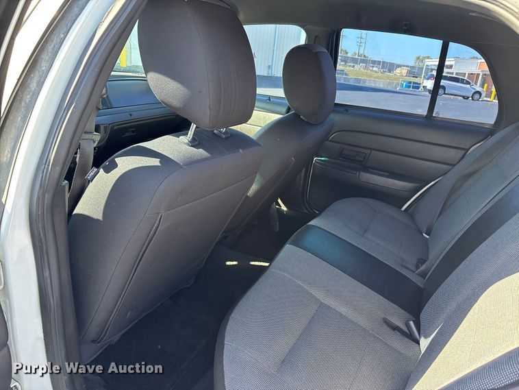 image for item DU1483 2011 Ford Crown Victoria Police Interceptor 