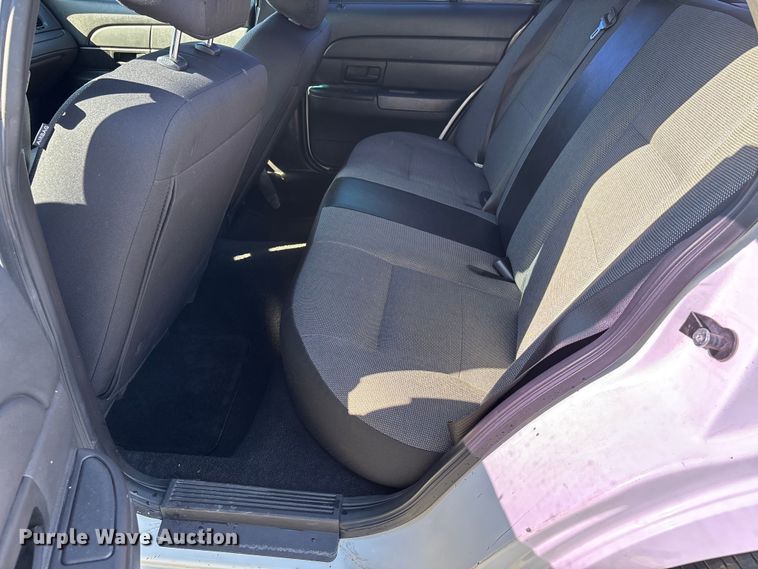 image for item DU1483 2011 Ford Crown Victoria Police Interceptor 