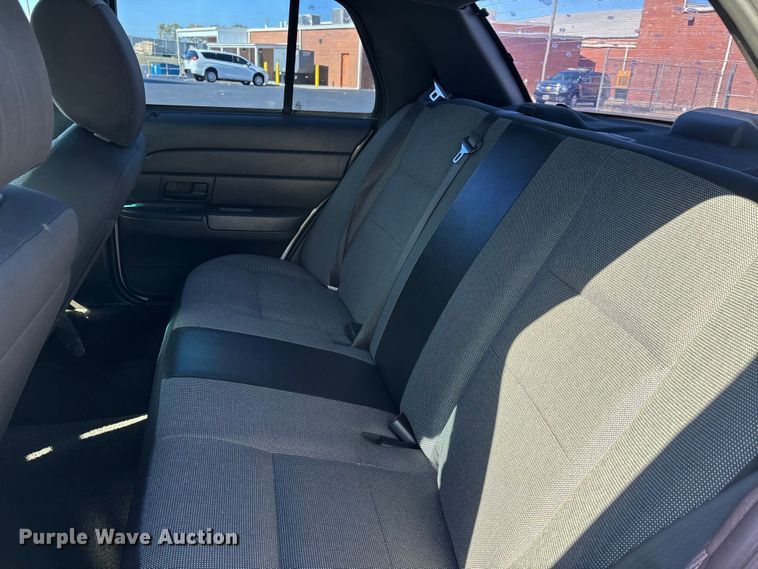 image for item DU1483 2011 Ford Crown Victoria Police Interceptor 