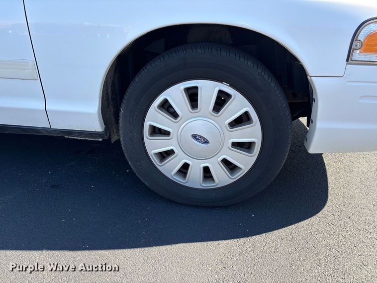 image for item DU1483 2011 Ford Crown Victoria Police Interceptor 