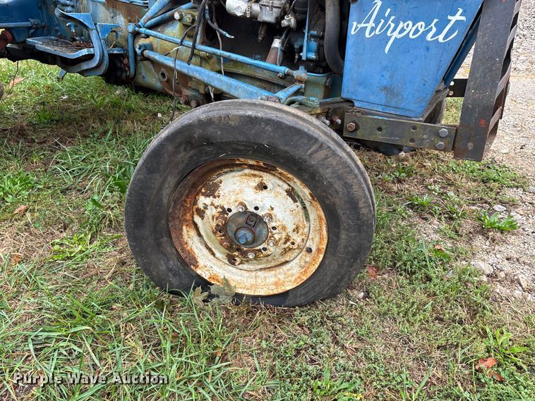 image for item DU1495 Ford 3000 tractor