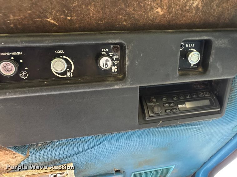 image for item DU1496 Ford 7700 tractor