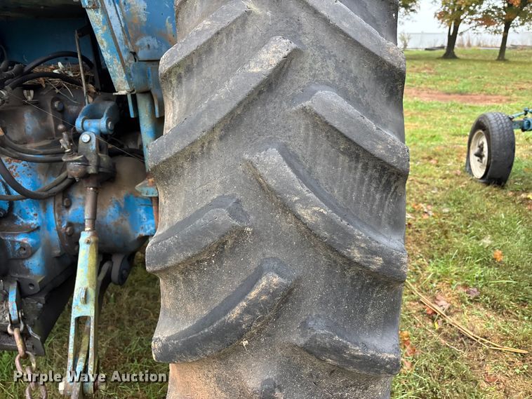 image for item DU1496 Ford 7700 tractor