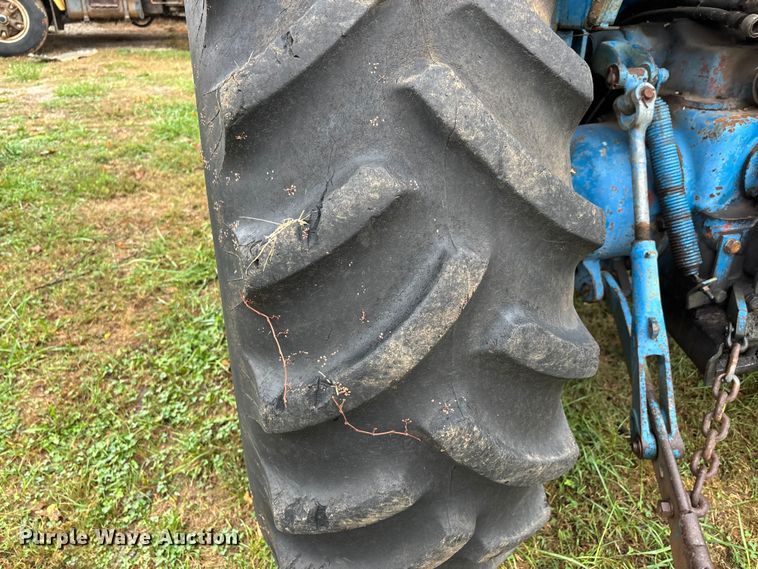 image for item DU1496 Ford 7700 tractor