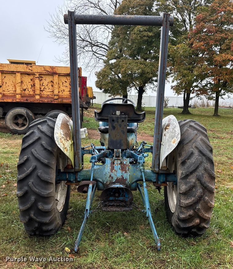 image for item DU1497 1967 Ford 3000 tractor