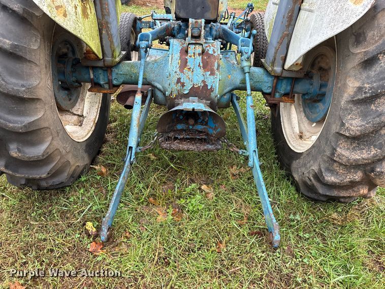image for item DU1497 1967 Ford 3000 tractor
