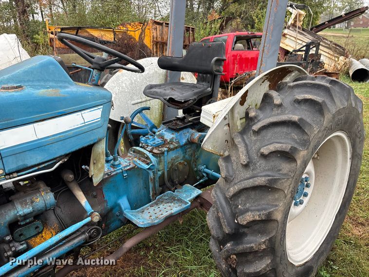 image for item DU1497 1967 Ford 3000 tractor