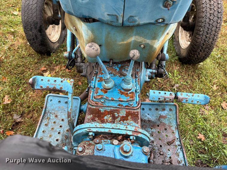image for item DU1497 1967 Ford 3000 tractor